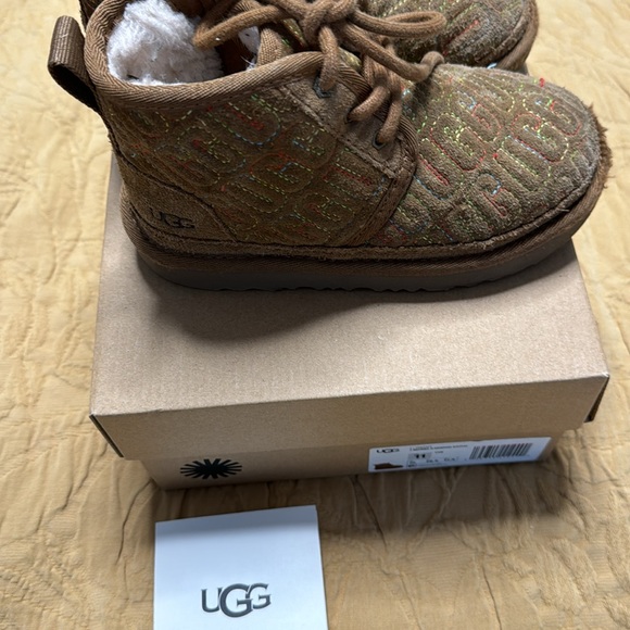 UGG Neumel II Graphic Stitch size 11 T - Picture 3 of 8